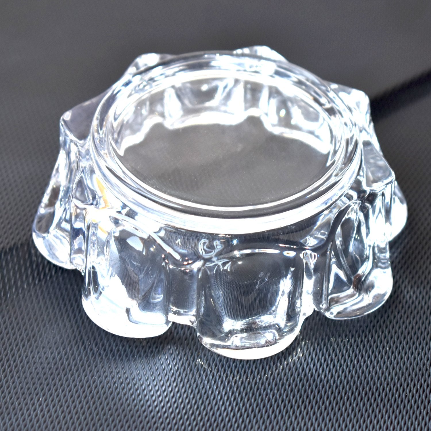 1198 Crystal Quality Glass Ash Tray - SkyShopy 1198 Crystal Quality Glass Ash Tray - SkyShopy